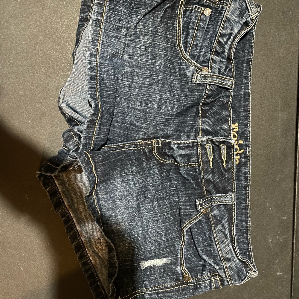 Brand: Reign Size:3